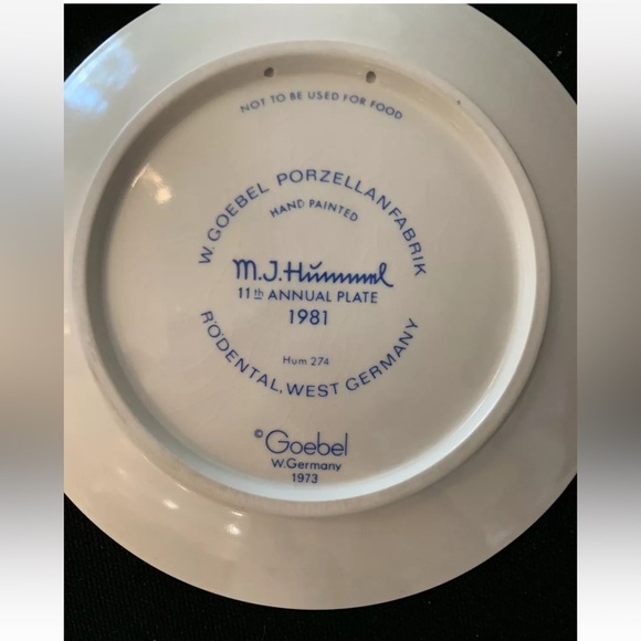 MJ Hummel 11th Annual Decorative Plate Umbrella Boy 1981 Goebel W Germany 1973 - Picture 3 of 5